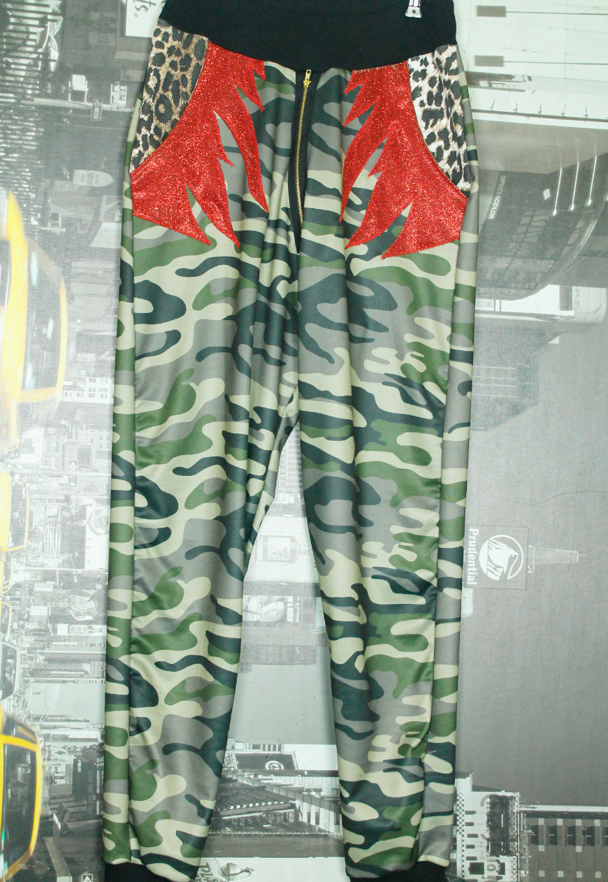 WILDFIRE Camouflage Jogging pants with flame applique