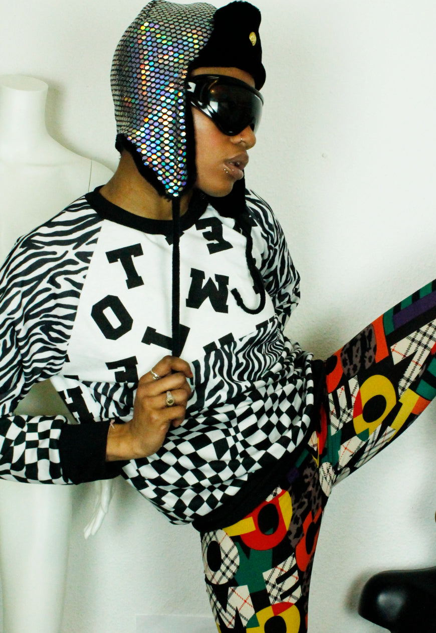 WORD UP Monochrome boyfriend sweater in checkerboard and zebra