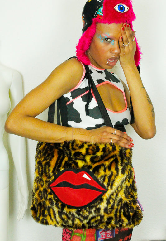 COUGAR Faux fur leopard tote bag with red lips